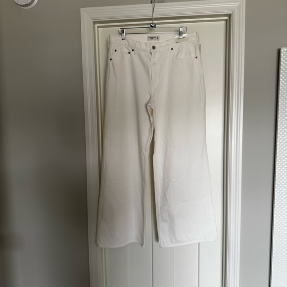 Abercrombie and Fitch High Rise Wide Leg Jean white size 32 long NWT - Picture 7 of 13